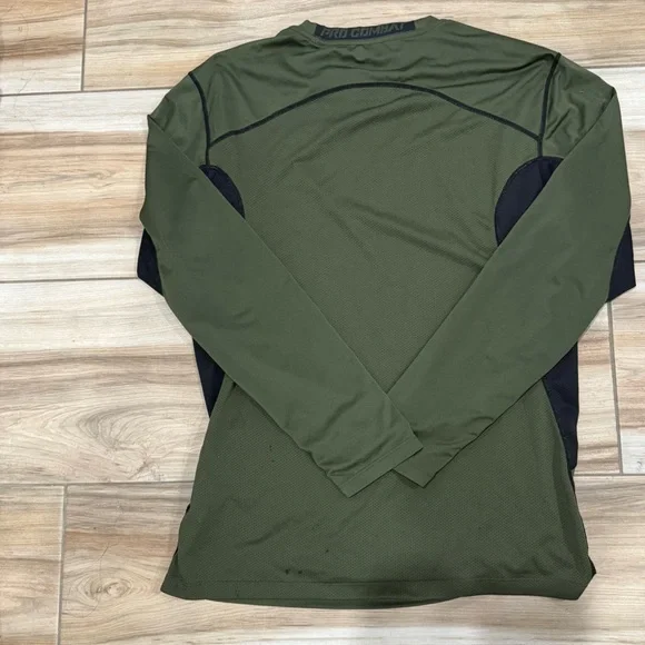 Nike Dark Green and Black Long Sleeve Top - Picture 2 of 4